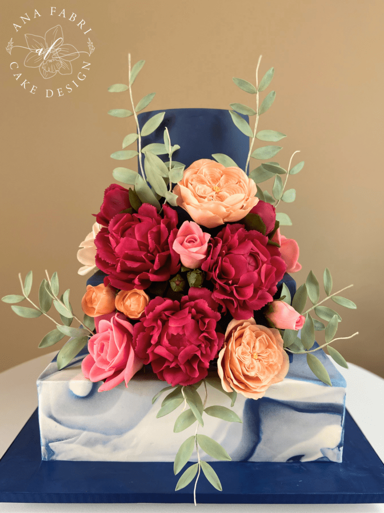 Bolo Marmore Azul com Rosas